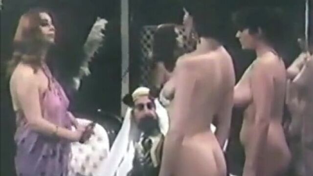 Cmnf-видео с рынком рабынь