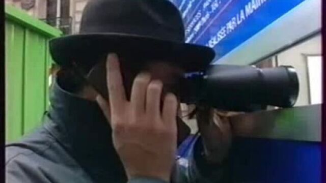 Заставили сделать засветы и ласкать себя в общественной телефонной будке