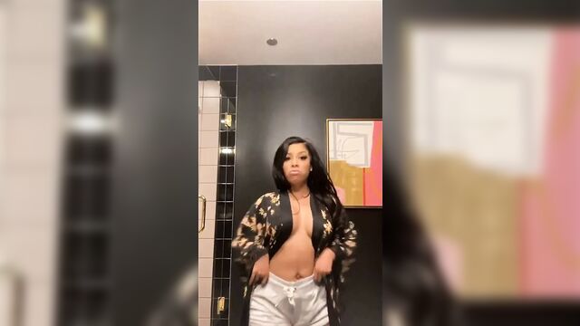 K michelle, boobs out