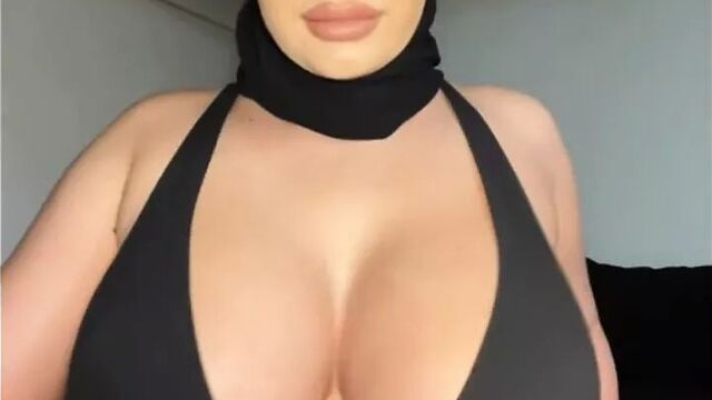 Selmaazmani big tits