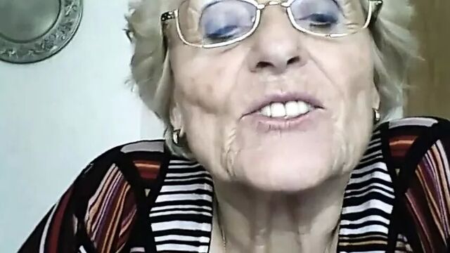 Granny showing her tits