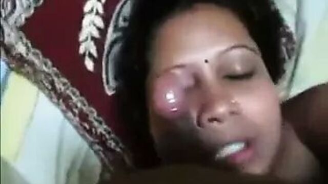 Indian - mallu aunty sucking cock