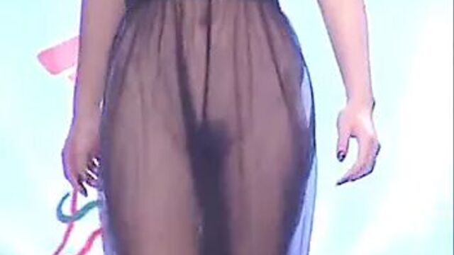 Topless fashion show - taiwan