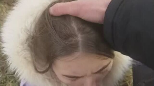 Дал в рот выпускнице прям на улице