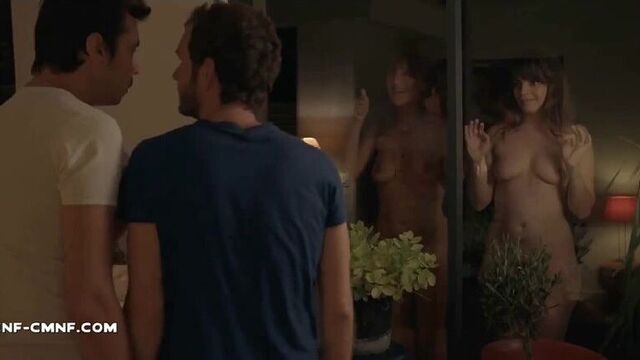 Беззаботный cmnf-отрывок из французского телесериала (“l’amour flou” 2021 года)