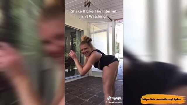 Кринж тик-ток - жена смеагола танцует в тик-ток