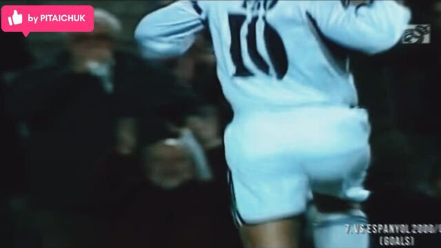 Луиш фигу забивает элегантный гол со штрафного удара в ворота эспаньол