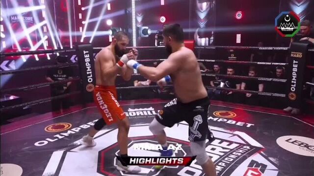 Азербайджанский боец афиг ягубов побеждает виктора баронина в дебютном поединке на hardcorefighting бединогласным решением судей