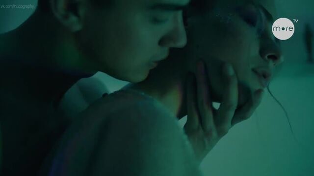 Анастасия крылова, мила ершова голая в сериале трудные подростки (2019)