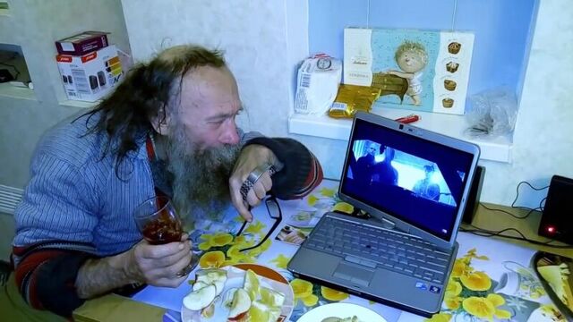 Витя митя смотрит каспийский груз - табор уходит в небо