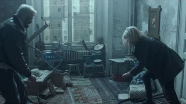 Взрывная блондинка дэниэл бернхард vs шарлиз терон (сцена #3)