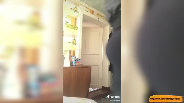 Годный тик-ток - неожиданно показала жопу