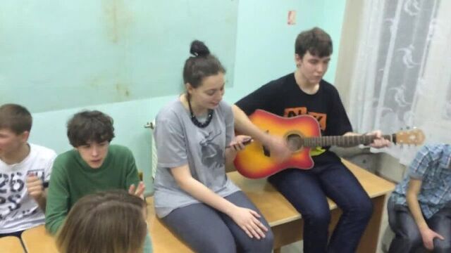 Бумбокс-я помню белые обои