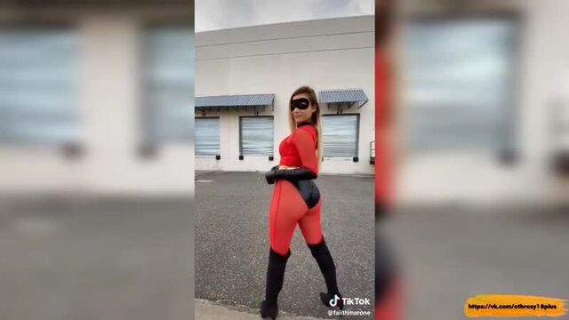 Годный тик-ток - косплей на супергероиню