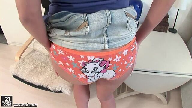 Порно 88673 - русская студентка сняла красные трусики и дрочила дырочки - порно видео, порно онлайн, смотреть порно, мастурбируе