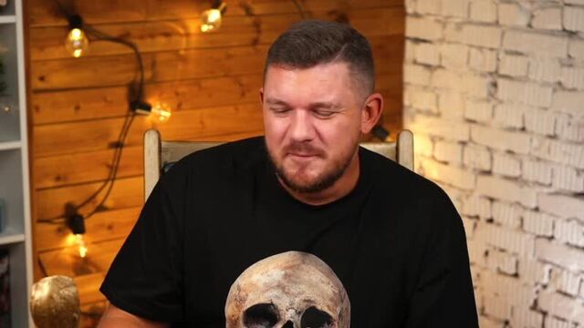 [стас] // соболев под кокаином унижает блогеров! – [стас комментатор]