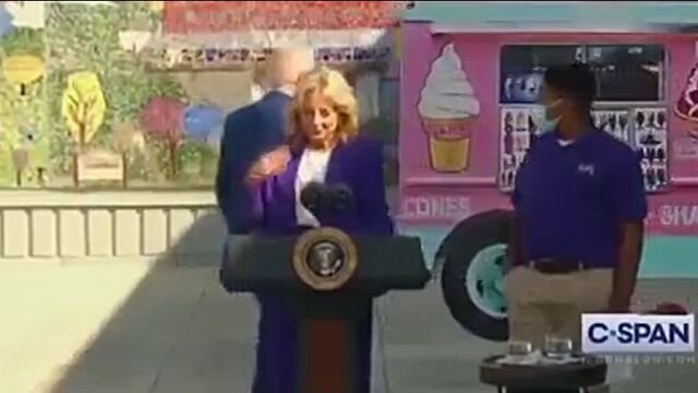 Мем "байден пошел за мороженым" заставил reuters провести фактчекинг