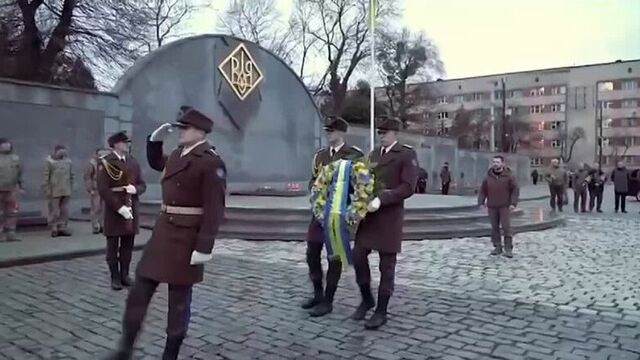 Украинский тг-канал "легитимный" публикует видео и пишет: