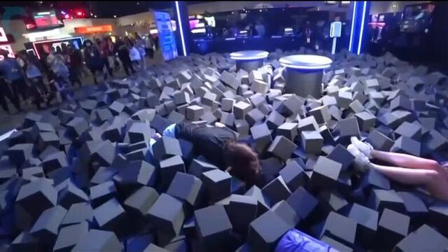 Adriana chechik сломала спину