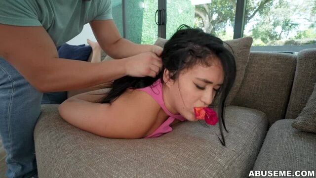 Abuseme.23.09.04.nia.bleu.4k