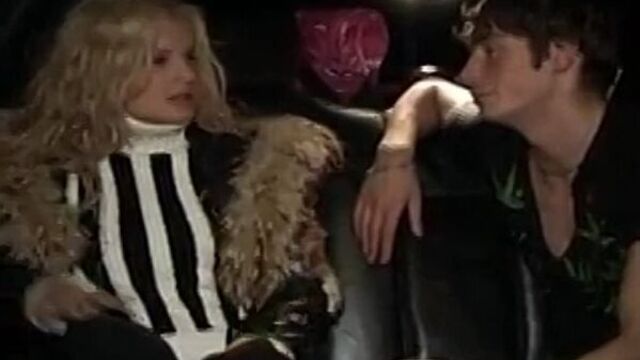 Pornosos_5 изнасиловал в машине