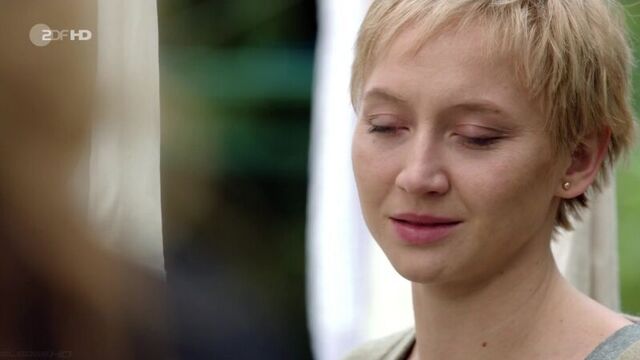 Isolda dychauk, anna maria mühe hot - lotte jäger und das tote mädchen (2016) watch online