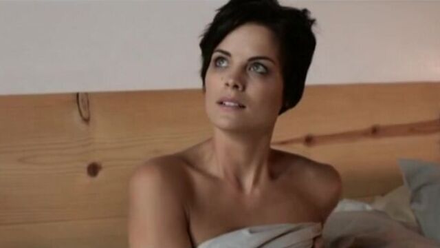 Джейми александер (jaimie alexander) голая в фильме «нарушенные обеты» (2016)